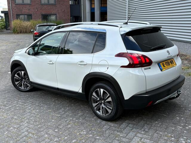 Peugeot 2008 1.2 PureTech Allure Distributie V.V. AUTOMAAT Xenon
