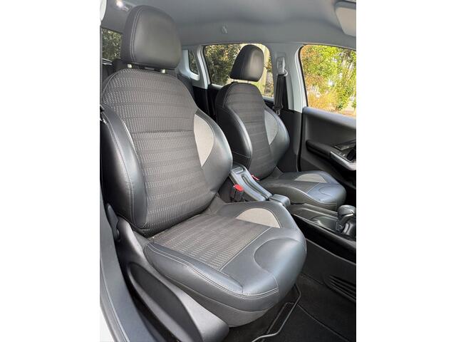 Peugeot 2008 1.2 PureTech Allure Distributie V.V. AUTOMAAT Xenon