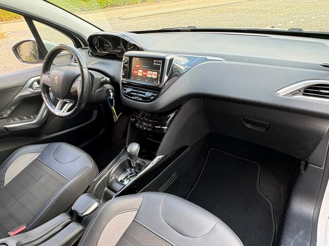 Peugeot 2008 1.2 PureTech Allure Distributie V.V. AUTOMAAT Xenon