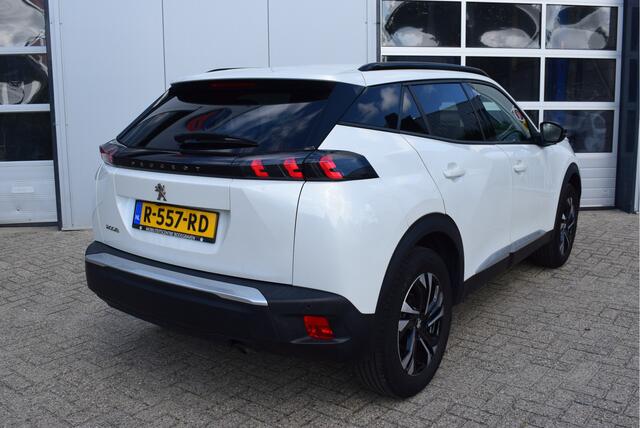 Peugeot 2008 1.2 Allure Pack 100PK | NL-Auto | Camera | Keyless Entry & Start