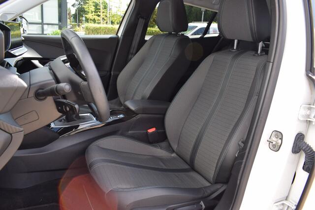 Peugeot 2008 1.2 Allure Pack 100PK | NL-Auto | Camera | Keyless Entry & Start