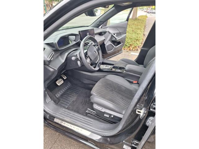 Peugeot 2008 1.2 130 GT pack schuifdak/elektrische stoelen/alcantara