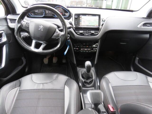 Peugeot 2008 1.2 PURETECH ALLURE