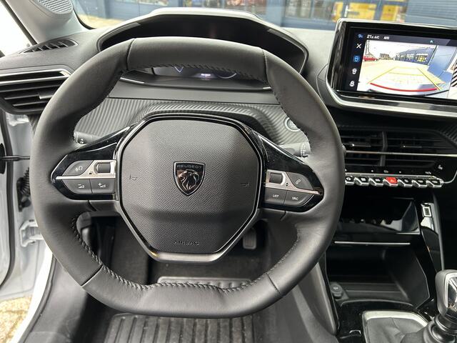 Peugeot 208 1.2 Turbo 100 PK Allure | Bouwjaar 2024 | Keyless entry | ¤ 3500 DEMO Voordeel | Navigatie via Telefoon | 360 Graden Camera | Adaptieve Cruise Control | LED Verlichting | Stoelverwarming | Climate Control | Dode Hoek Detectie | Voor + Achter Parkeersensor