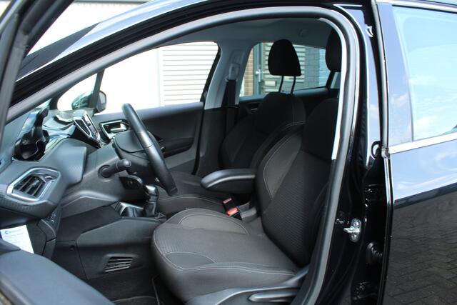 Peugeot 208 1.2 PureTech 83pk Blue Lease Allure NL-Auto NAP Clima Cruise Navi PDC LED 16"LMV