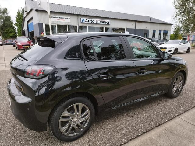Peugeot 208 1.2 Style ** 5 DRS ** Airco ** Cruise ** LM velgen ** PDC ** NAVI APP **