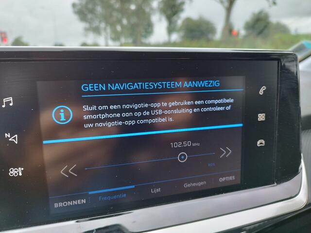 Peugeot 208 1.2 Style ** 5 DRS ** Airco ** Cruise ** LM velgen ** PDC ** NAVI APP **