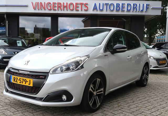 Peugeot 208 110 Pk Benzine Super Sportieve * GT-line * Uitvoering * Navigatie * 1/2 Lederen Interieur * Achteruitrij Camera * Climate & Cruise Control * DAB Radio Ontvangst * Vingerhoets; Vierde Generatie Eersteklas Service !