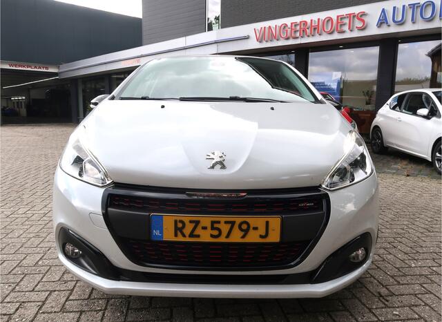 Peugeot 208 110 Pk Benzine Super Sportieve * GT-line * Uitvoering * Navigatie * 1/2 Lederen Interieur * Achteruitrij Camera * Climate & Cruise Control * DAB Radio Ontvangst * Vingerhoets; Vierde Generatie Eersteklas Service !