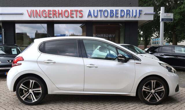 Peugeot 208 110 Pk Benzine Super Sportieve * GT-line * Uitvoering * Navigatie * 1/2 Lederen Interieur * Achteruitrij Camera * Climate & Cruise Control * DAB Radio Ontvangst * Vingerhoets; Vierde Generatie Eersteklas Service !