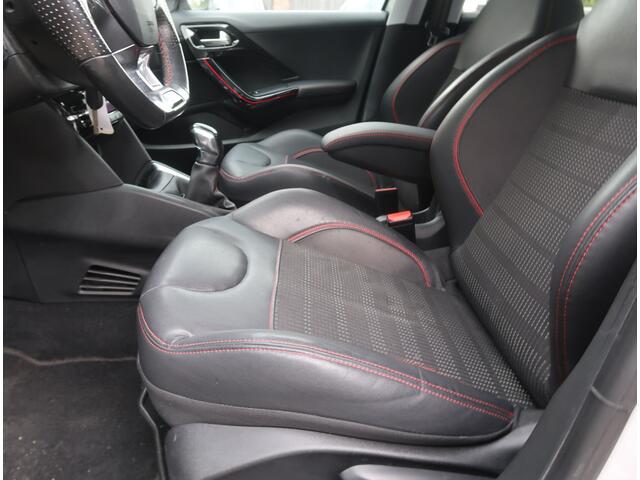 Peugeot 208 110 Pk Benzine Super Sportieve * GT-line * Uitvoering * Navigatie * 1/2 Lederen Interieur * Achteruitrij Camera * Climate & Cruise Control * DAB Radio Ontvangst * Vingerhoets; Vierde Generatie Eersteklas Service !