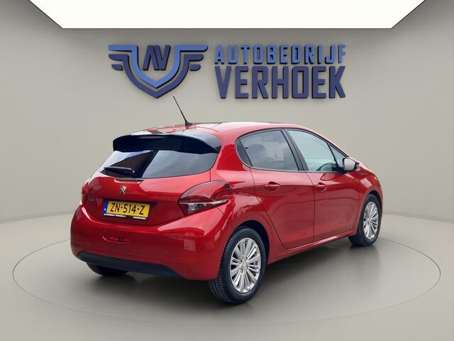 Peugeot 208 1.2 PureTech Signature NL Auto - Carplay - Navi - PDC