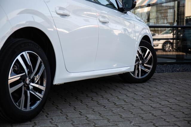 Peugeot 208 1.2 PureTech 100 Allure , Adap. cruise, Carplay, Keyless entry,