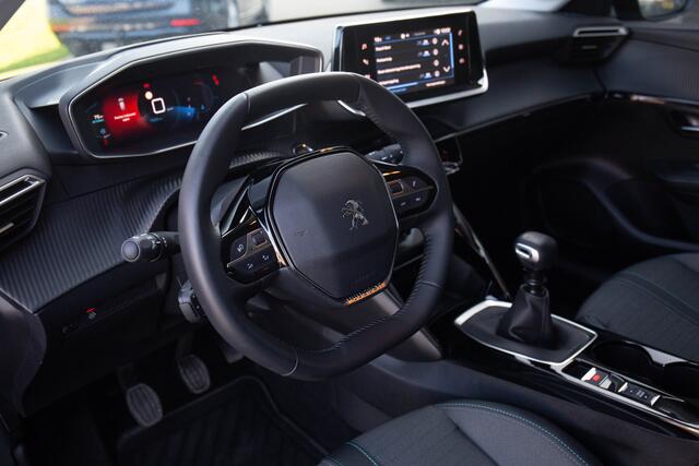 Peugeot 208 1.2 PureTech 100 Allure , Adap. cruise, Carplay, Keyless entry,