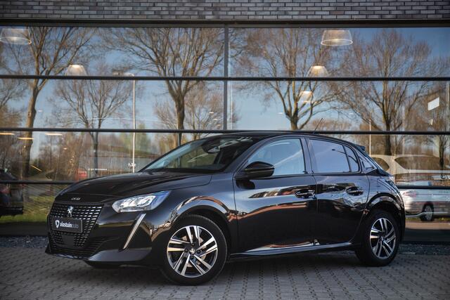 Peugeot 208 1.2 PureTech Allure Pack , Adap. cruise, Carplay, Keyless entry,