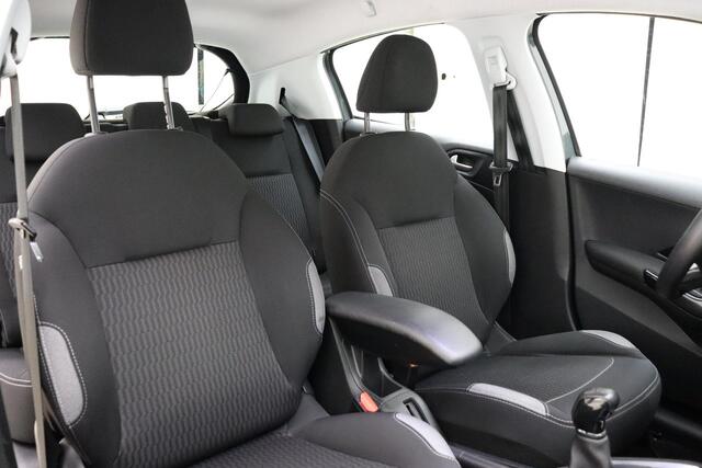 Peugeot 208 1.2 PureTech Blue Lion | Navigatiesysteem full map | Cruise control | Parkeersensor achter | Apple Carplay/Android Auto | Trekhaak |