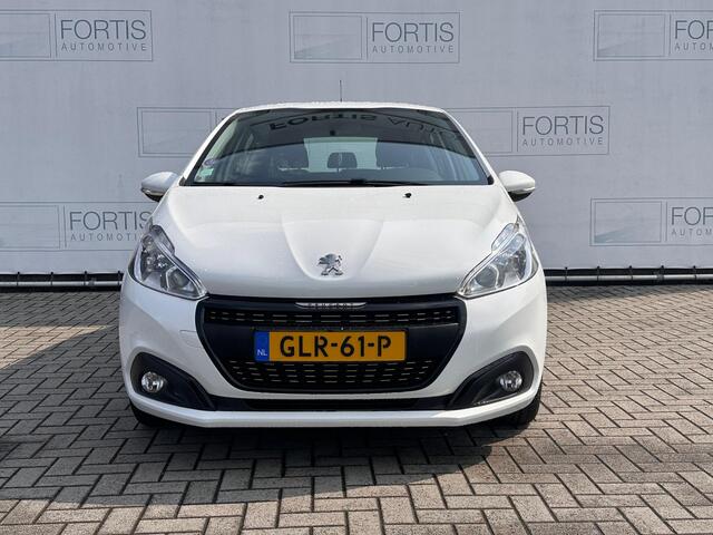 Peugeot 208 1.2 PureTech Signature AUTOMAAT | CARPLAY | AIRCO | 2DE PINKSTERDAG GEOPEND VAN 10:00 UUR T/M 17:00 UUR