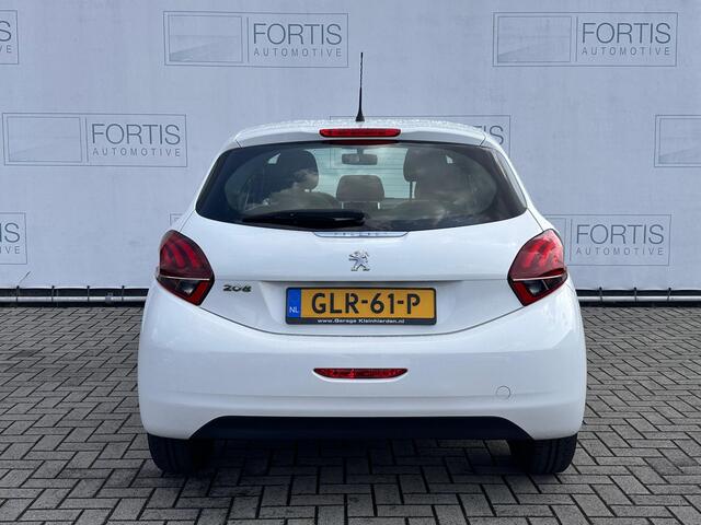 Peugeot 208 1.2 PureTech Signature AUTOMAAT | CARPLAY | AIRCO | 2DE PINKSTERDAG GEOPEND VAN 10:00 UUR T/M 17:00 UUR