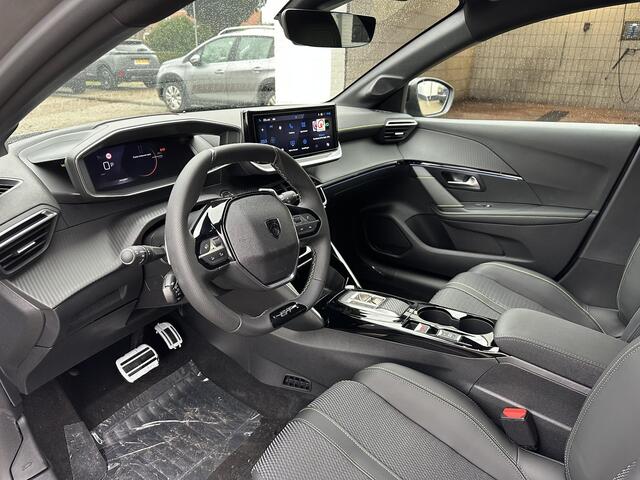 Peugeot 208 1.2 Hybrid 145 e-DCS6 GT | Bouwjaar 2025 | Full LED Verlichting | Navigatie | 360 Camera | Dodehoek detectie | Parkeersensoren | Cruise Control | Keyless Entry | Dakspoiler | DAB+ Radio | Digitaal Dashboard | Apple Carplay Draadloos | Sportieve GT Uitvoer