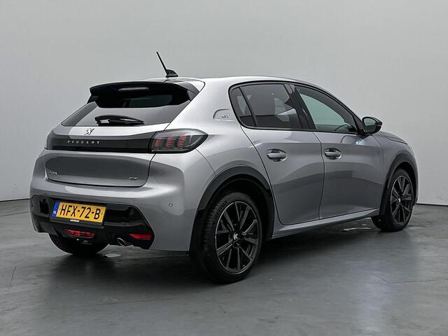Peugeot 208 GT 100 pk | Navigatie | Achteruitrijcamera | Parkeersensoren Voor en Achter | LED Koplampen | Keyless Start | Lederen Stuurwiel | DAB Ontvanger | Climate Control | Cruise Control | 17" Lichtmetalen Velgen | Apple Carplay/Android Auto |