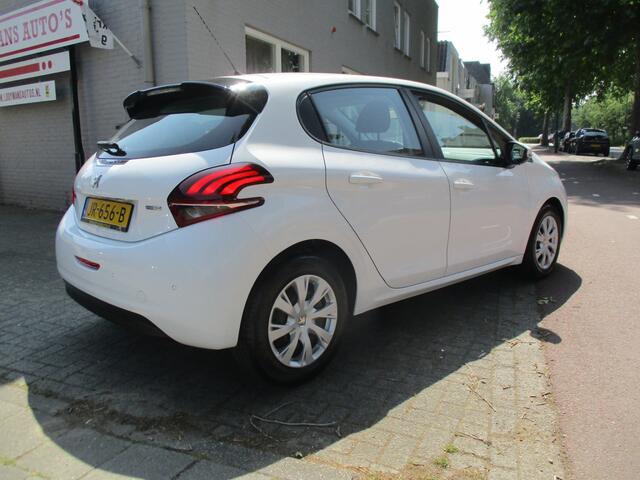 Peugeot 208 1.2 PureTech Blue Lion 5-drs / AIRCO / NAVI / 141dkm