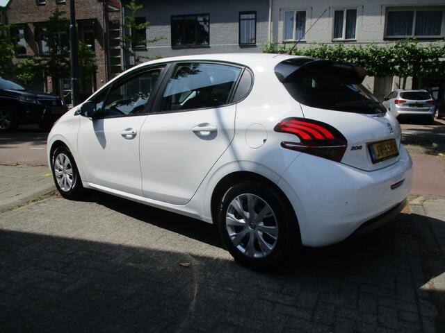 Peugeot 208 1.2 PureTech Blue Lion 5-drs / AIRCO / NAVI / 141dkm