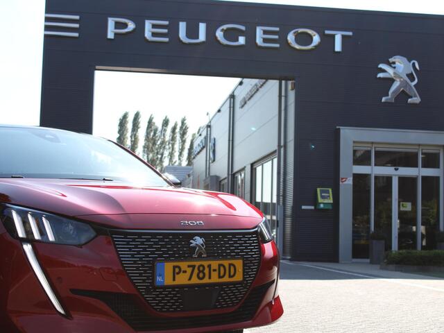 Peugeot 208 GT 1.2 PureTech 100PK Navigatie, Panoramadak, Keyless start, Achteruitrijcamera, Apple CarPlay-Android Auto, Parkeersensoren voor & achter