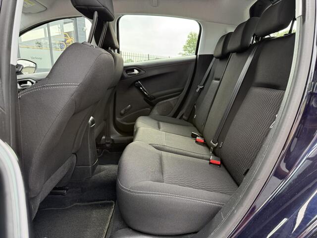 Peugeot 208 1.2 PureTech Blue Lion 2e Eigenaar,Navi,Airco,Cruise,Trekhaak,5 Deurs,Pdc,Weinig km,Zeer Zuinig,Apk tot 07-2026