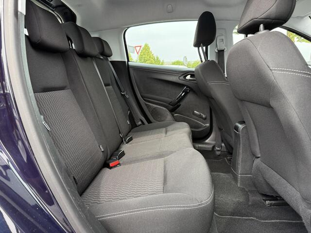 Peugeot 208 1.2 PureTech Blue Lion 2e Eigenaar,Navi,Airco,Cruise,Trekhaak,5 Deurs,Pdc,Weinig km,Zeer Zuinig,Apk tot 07-2026