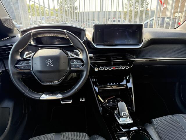 Peugeot 208 1.2 GT 131 PK. Automaat..!! Panoramadak, Navigatie, Climate contr, Comf.intr, etc..