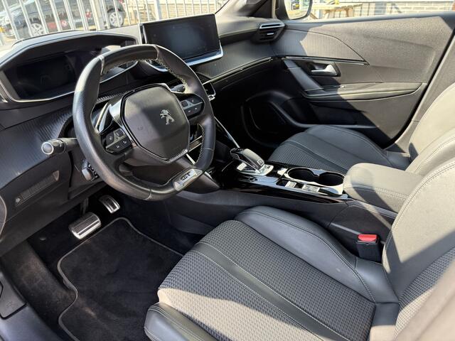 Peugeot 208 1.2 GT 131 PK. Automaat..!! Panoramadak, Navigatie, Climate contr, Comf.intr, etc..