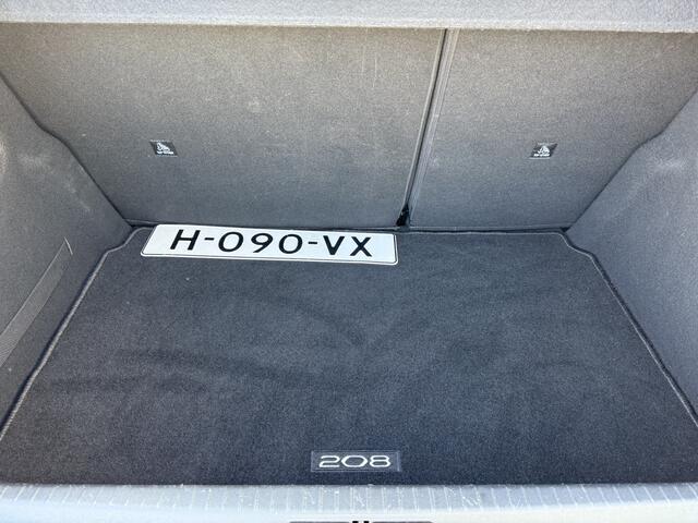 Peugeot 208 1.2 GT 131 PK. Automaat..!! Panoramadak, Navigatie, Climate contr, Comf.intr, etc..