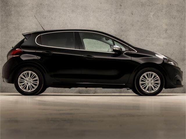Peugeot 208 1.2 PureTech Sport (APPLE CARPLAY, NAVIGATIE, CLIMATE, GETINT GLAS, SPORTSTOELEN, CRUISE, PARKEERSENSOREN, NIEUWE APK, NIEUWSTAAT)