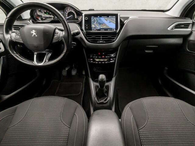 Peugeot 208 1.2 PureTech Sport (APPLE CARPLAY, NAVIGATIE, CLIMATE, GETINT GLAS, SPORTSTOELEN, CRUISE, PARKEERSENSOREN, NIEUWE APK, NIEUWSTAAT)