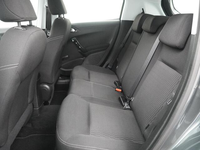 Peugeot 208 1.2 PureTech Blue Lion - Navigatie - Trekhaak - Parkeersensoren - Airconditioning