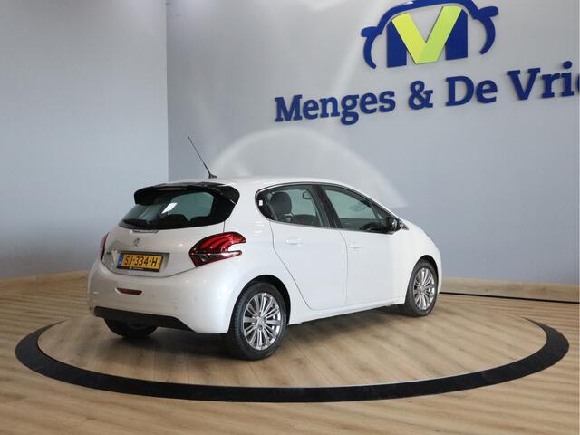 Peugeot 208 1.2 PureTech Blue Lease Executive Airco ECC | Cruise Control | Parkeersensoren | NAP | Isofix | Apple Carplay