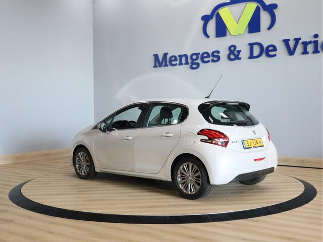 Peugeot 208 1.2 PureTech Blue Lease Executive Airco ECC | Cruise Control | Parkeersensoren | NAP | Isofix | Apple Carplay