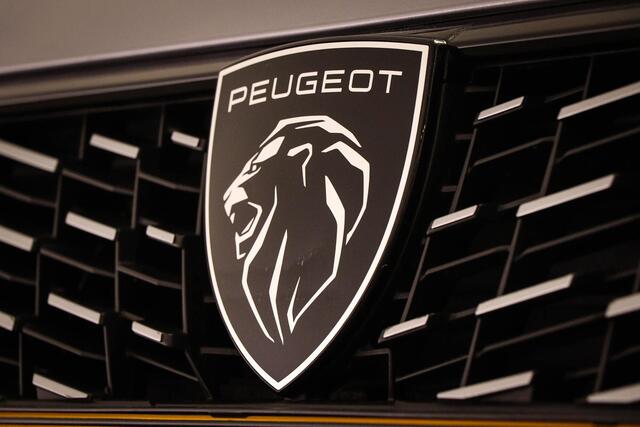 Peugeot 208 Hybrid 100 e-DCS6 Allure | AUTOMAAT | NAVIGATIE