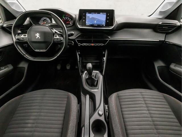 Peugeot 208 1.2 PureTech Sport (APPLE CARPLAY, GROOT NAVI, 360 CAMERA, LM VELGEN, SPORTSTOELEN, CRUISE, PARKEERSENSOREN, NIEUWSTAAT)