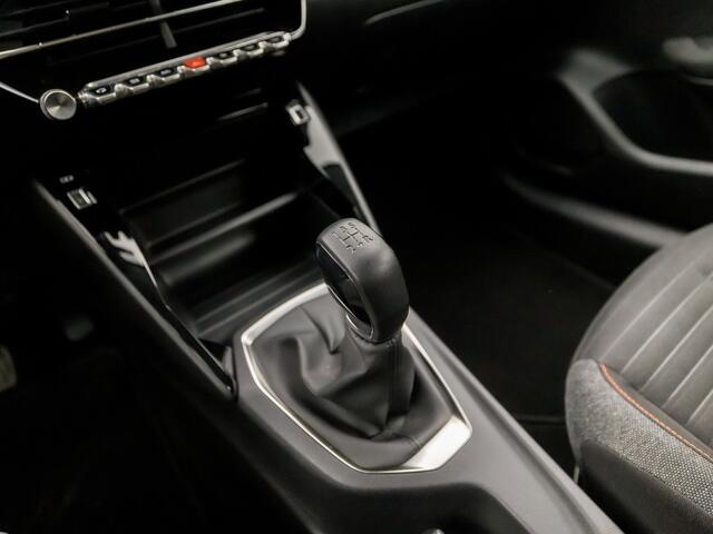 Peugeot 208 1.2 PureTech Sport (APPLE CARPLAY, GROOT NAVI, 360 CAMERA, LM VELGEN, SPORTSTOELEN, CRUISE, PARKEERSENSOREN, NIEUWSTAAT)