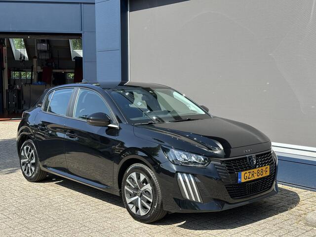 Peugeot 208 1.2 Style | Ruim ¤ 4.000 DEMO Voordeel | Navigatie | Private Lease Vanaf ¤ 359 P/M ! | LED Verlichting | Cruise Control | Airco | Parkeersensoren | Draadloos Apple Carplay & Android Auto | Leren Stuurwiel |