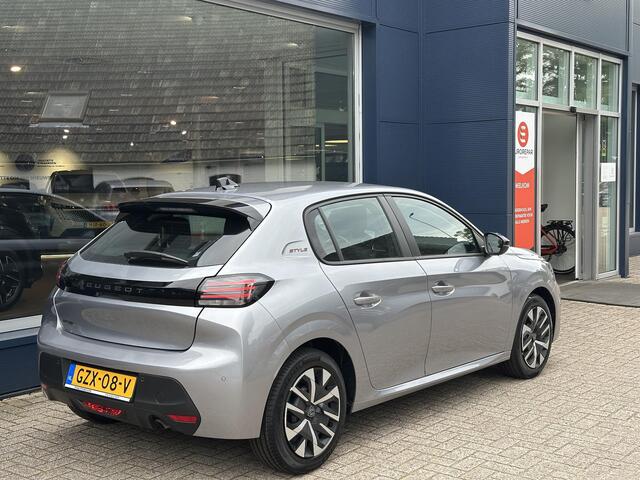 Peugeot 208 1.2 Style | Ruim ¤ 4.000 DEMO Voordeel | Navigatie | Private Lease Vanaf ¤ 359 P/M ! | LED Verlichting | Cruise Control | Airco | Parkeersensoren | Draadloos Apple Carplay & Android Auto | Leren Stuurwiel |