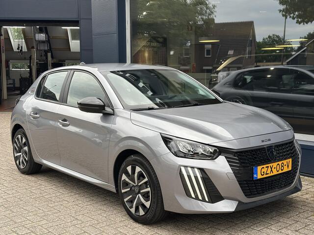 Peugeot 208 1.2 Style | Ruim ¤ 4.000 DEMO Voordeel | Navigatie | Private Lease Vanaf ¤ 359 P/M ! | LED Verlichting | Cruise Control | Airco | Parkeersensoren | Draadloos Apple Carplay & Android Auto | Leren Stuurwiel |