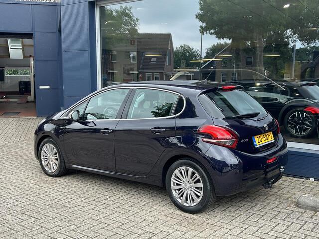 Peugeot 208 1.2 Turbo 110 PK Allure | Trekhaak 1150KG | Zeer Compleet | Navigatie | Climate Control | Cruise Control | Parkeersensoren | Comfort Stoelen | Lichtmetalen Velgen | LED Dagrijverlichting |