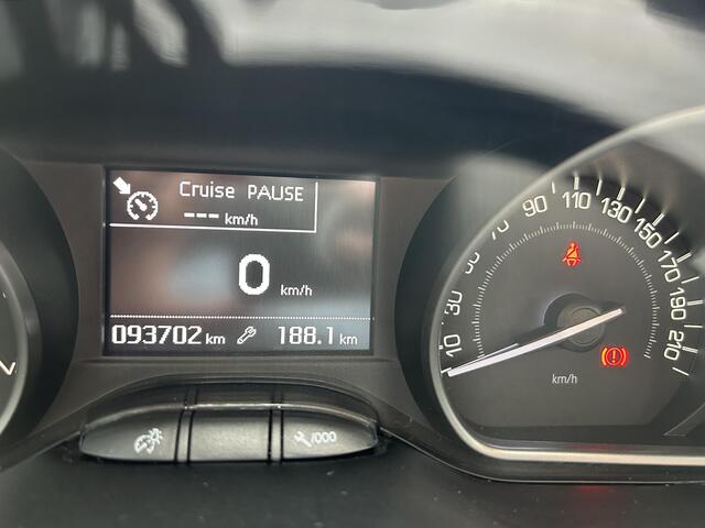 Peugeot 208 1.2 Turbo 110 PK Allure | Trekhaak 1150KG | Zeer Compleet | Navigatie | Climate Control | Cruise Control | Parkeersensoren | Comfort Stoelen | Lichtmetalen Velgen | LED Dagrijverlichting |