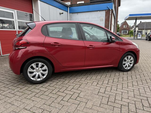 Peugeot 208 1.2 82 PK PureTech | Blue Lion | Airco | Navigatie | 5-drs |
