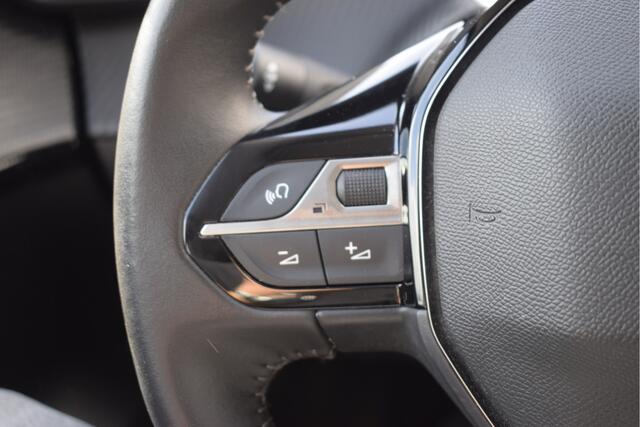Peugeot 208 1.2 PureTech Active Pack Trekhaak, Carplay, DAB, PDC, NAP