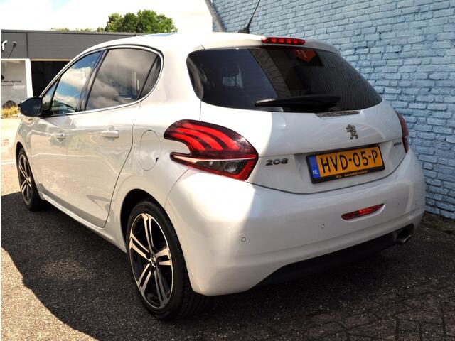Peugeot 208 1.2 GT-Aut. Pano Nav pdc+cam 1/2leer