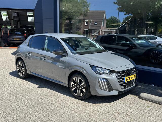 Peugeot 208 1.2 Turbo 100pk Allure 6-bak | Navigatie via Telefoon | Stoelverwarming | 360 Graden Camera | Keyless Entry & Start | LED Verlichting | Climate Control | Dode Hoek Detectie | Voor + Achter Parkeersensoren | 16" Lichtmetalen Velgen |