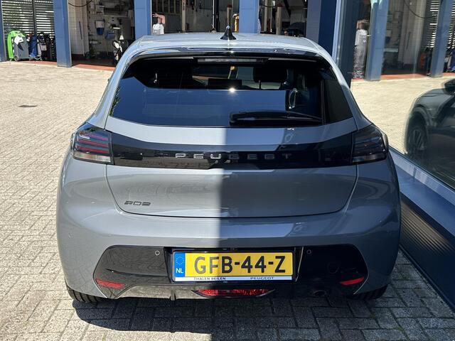 Peugeot 208 1.2 Turbo 100pk Allure 6-bak | Navigatie via Telefoon | Stoelverwarming | 360 Graden Camera | Keyless Entry & Start | LED Verlichting | Climate Control | Dode Hoek Detectie | Voor + Achter Parkeersensoren | 16" Lichtmetalen Velgen |